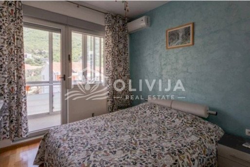 Dvosoban stan u Bečićima sa pogledom na more