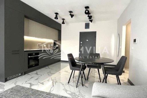 Stan u kompleksu EMERALD RESIDENCE u Baru, Crna Gora