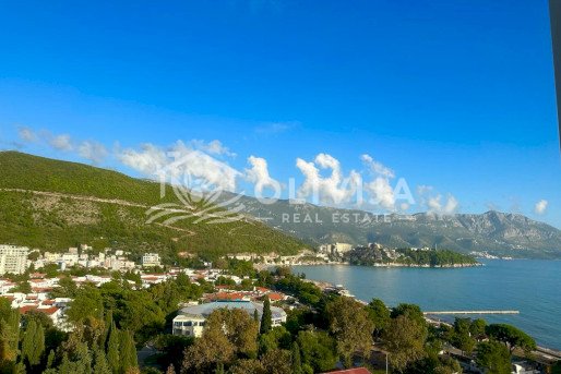 Apartment with 2 bedrooms in the prestigious complex Tre Canne in Budva, Montenegro