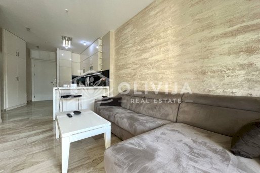 Stan sa jednom spavaćom sobom u kompleksu Tre Canne na prvom redu u Budvi, Crna Gora