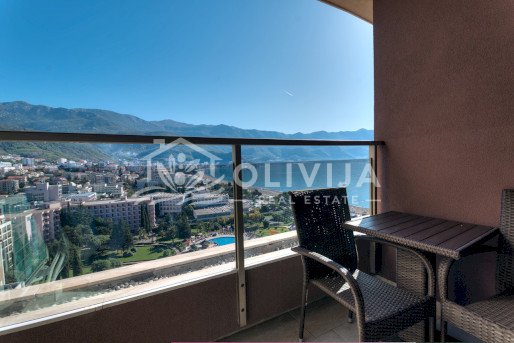 Duplex sa 3 spavaće sobe u apart-hotelu Harmonia sa pogledom na more