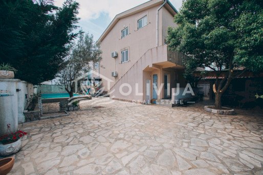 Villa with a pool for sale in Krimovica, Montenegro