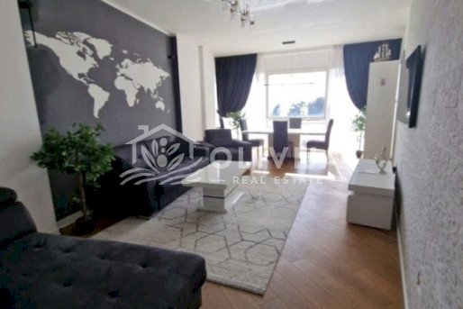 Two-bedroom apartment for rent on the first sea line in Budva, Tre Canne