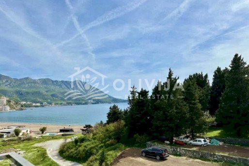 3-bedroom apartment on the first line in Bečići, Montenegro