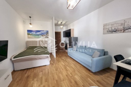 Студия возле моря в Бечичи