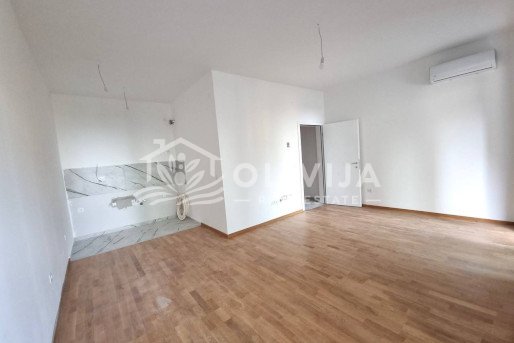 Studio s pogledom na more u Bečićima