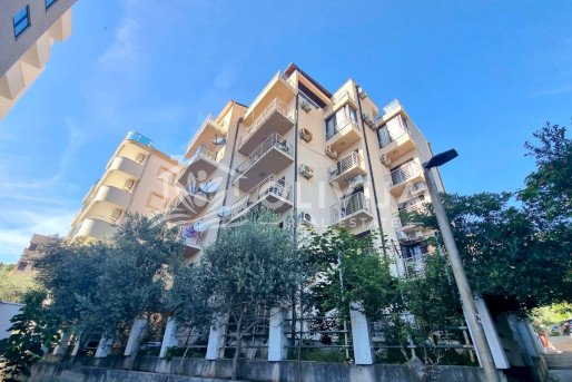 Stan Bečići Budva 64 m² prodaja blizu mora, 5 min do plaže