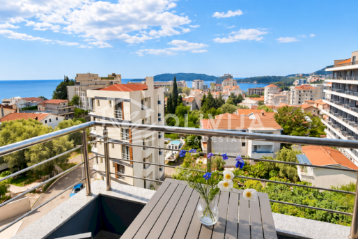 One-Bedroom Apartment with Sea View in Bečići